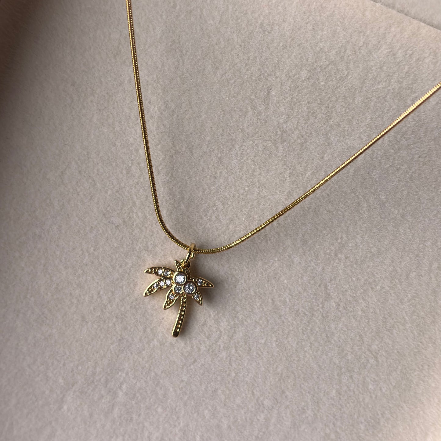 Tropic Gleam Necklace – Crystal Palm Tree Pendant