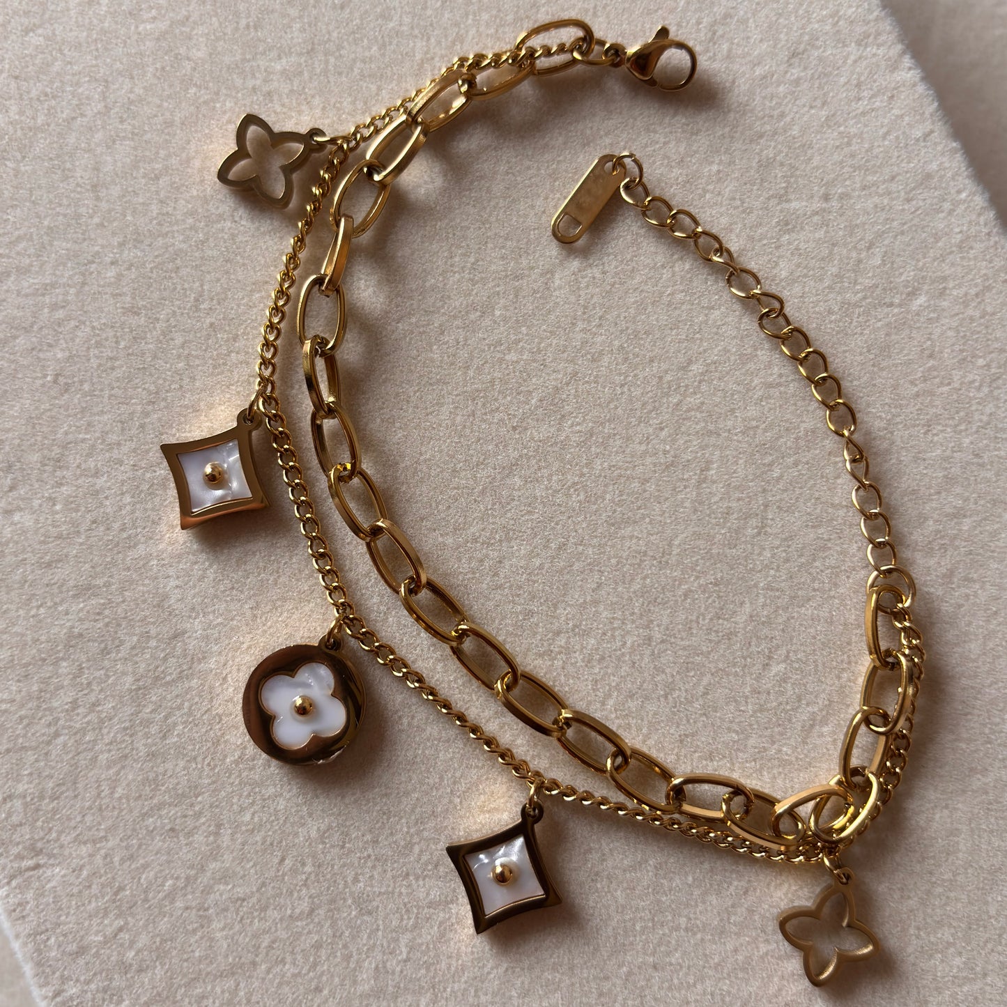 Sunspell Gold Cuff – Sculpted Glossy Bracelet
