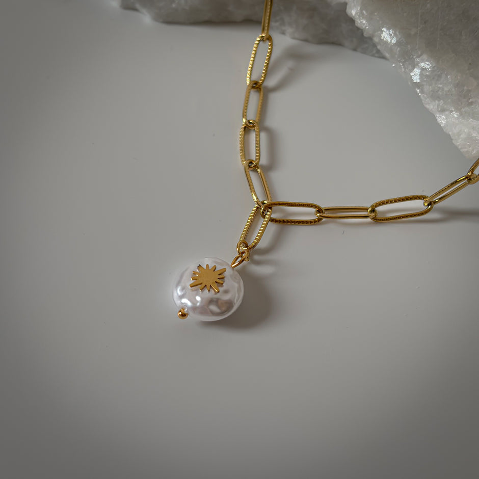 Luna Pearl Chain