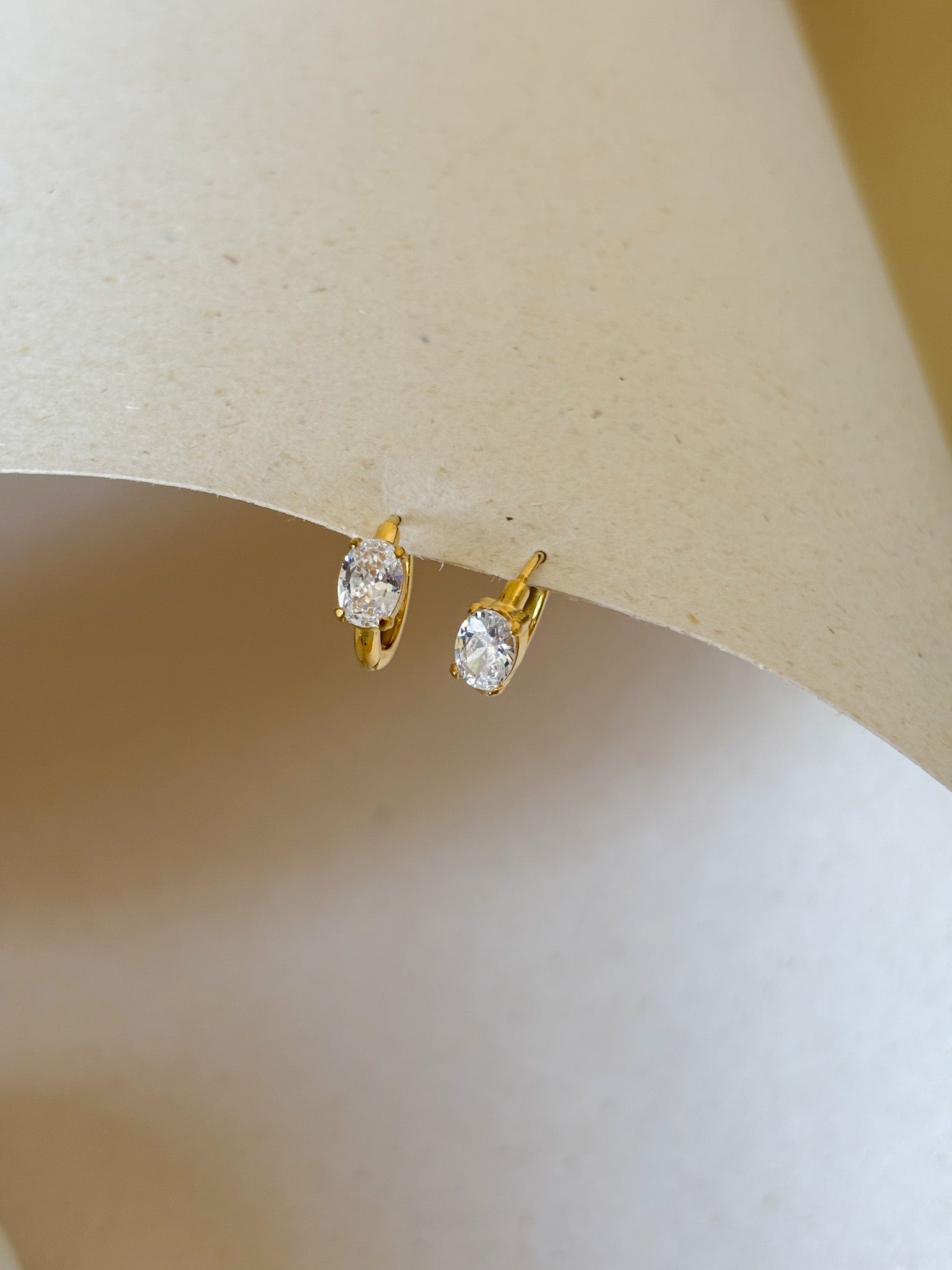 Daily Oval Hoops
