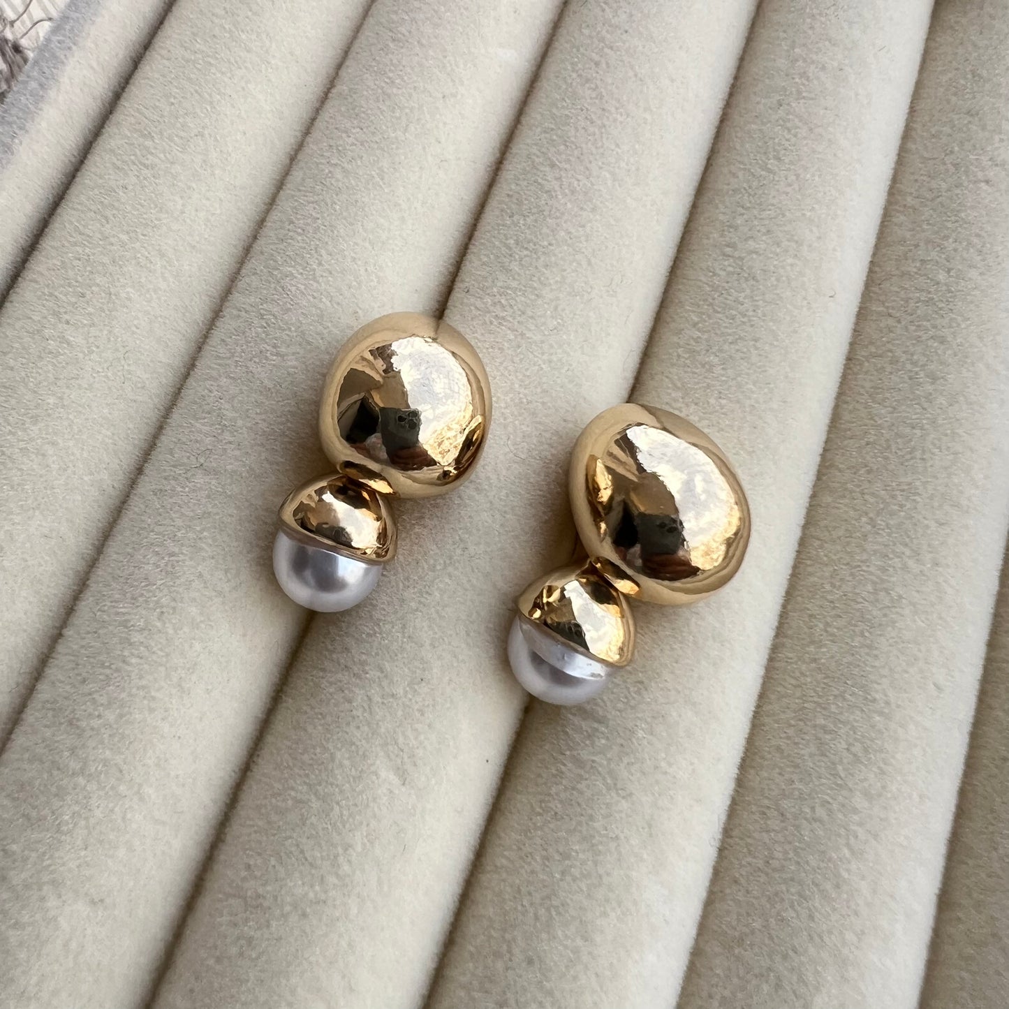 Mira Studs Earring