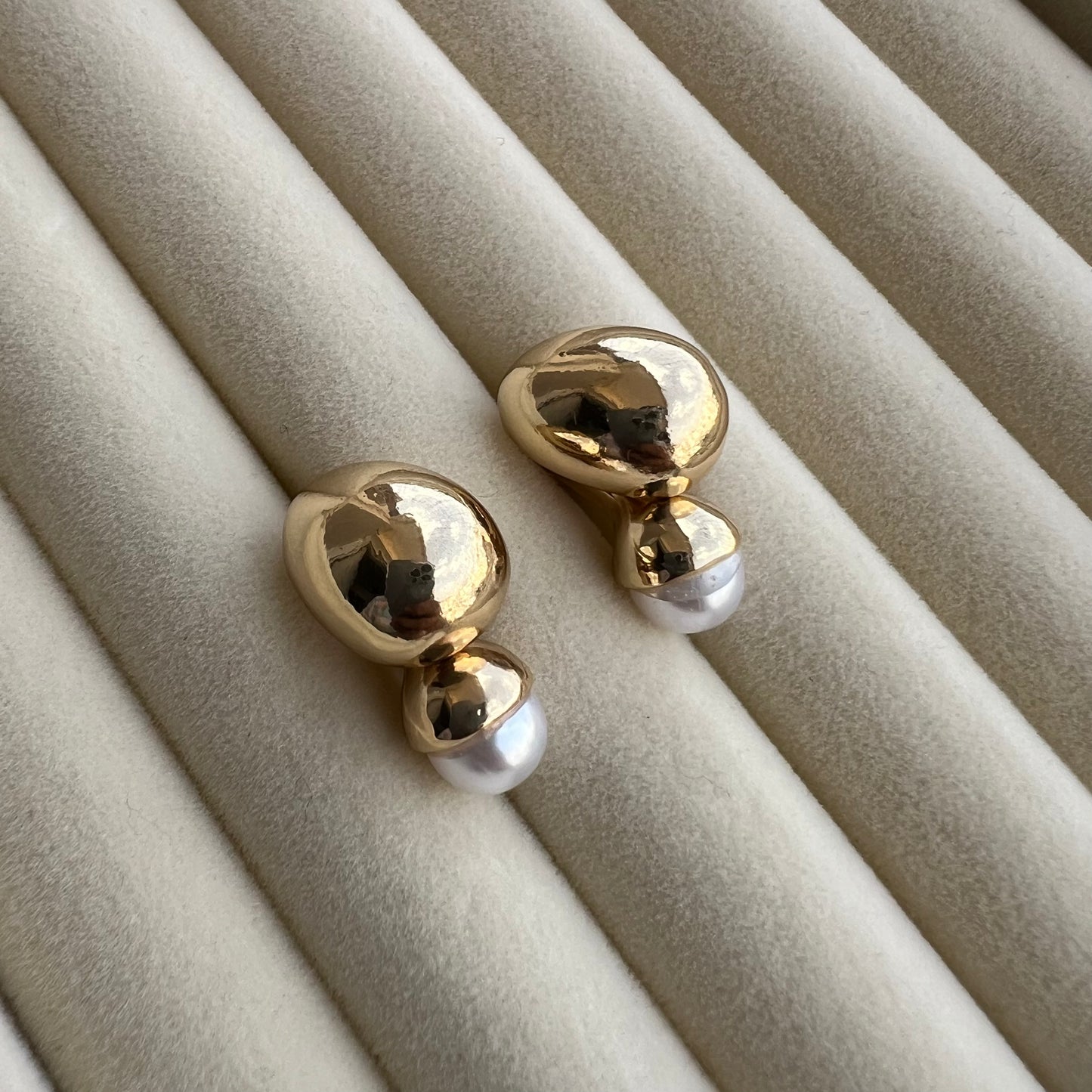 Mira Studs Earring