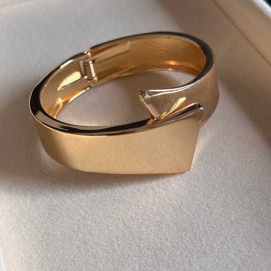 Sunflare Cuff – Glossy Sculpted Gold Bracelet