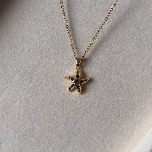 Midnight Starfish Pendant – Gold-Plated Ocean-Inspired Chain