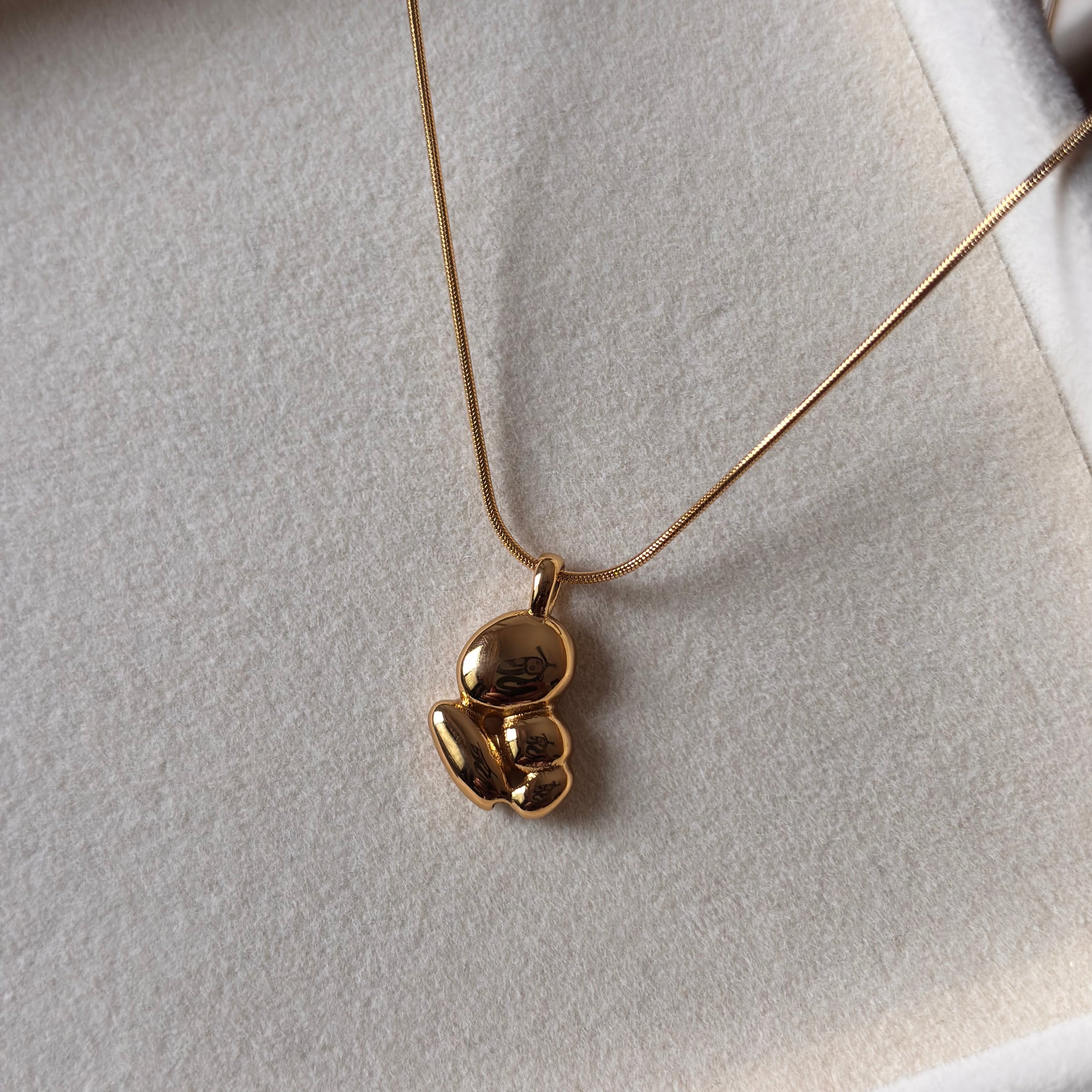 Pebble Bloom Necklace – Gloss Gold Everyday Pendant