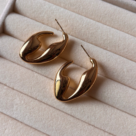 Vera Hoops – Sculpted Rectangle Gold Earrings