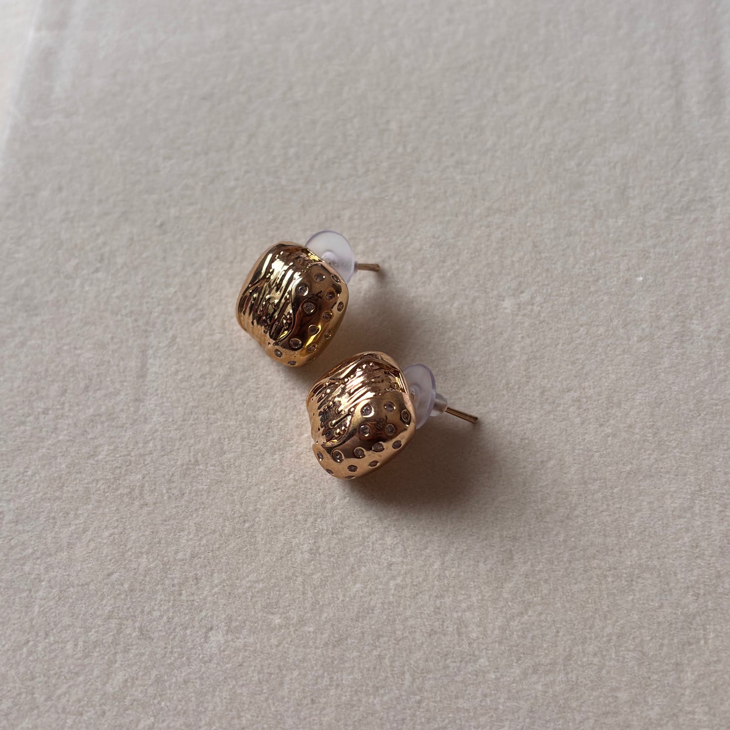 Crushed Curve – Sculptural Gold Statement Earrings