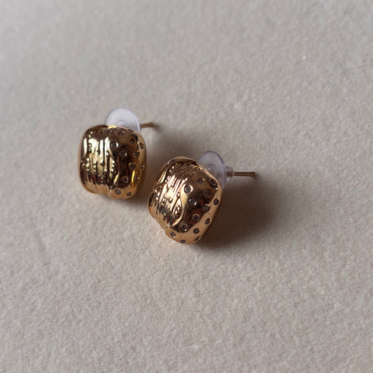 Crushed Curve – Sculptural Gold Statement Earrings