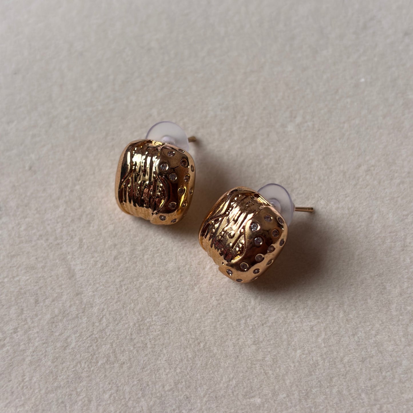 Crushed Curve – Sculptural Gold Statement Earrings