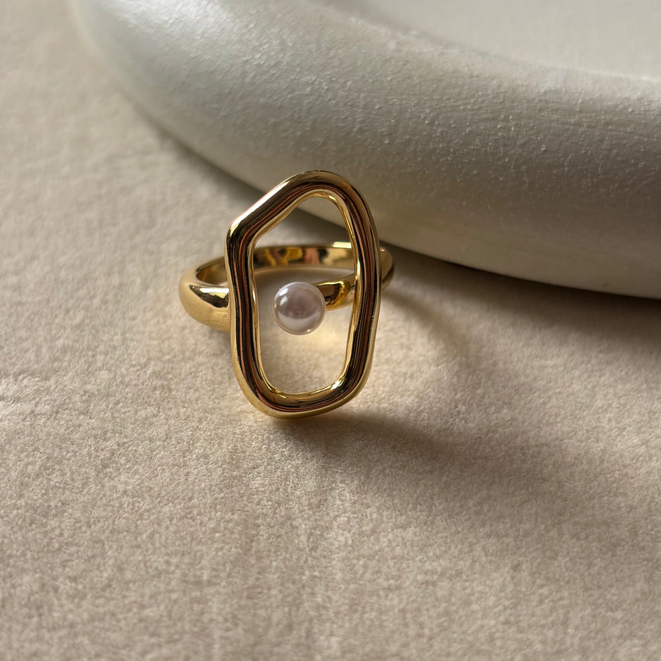 Pearl Frame Ring