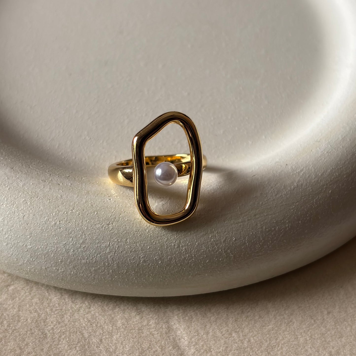 Pearl Frame Ring