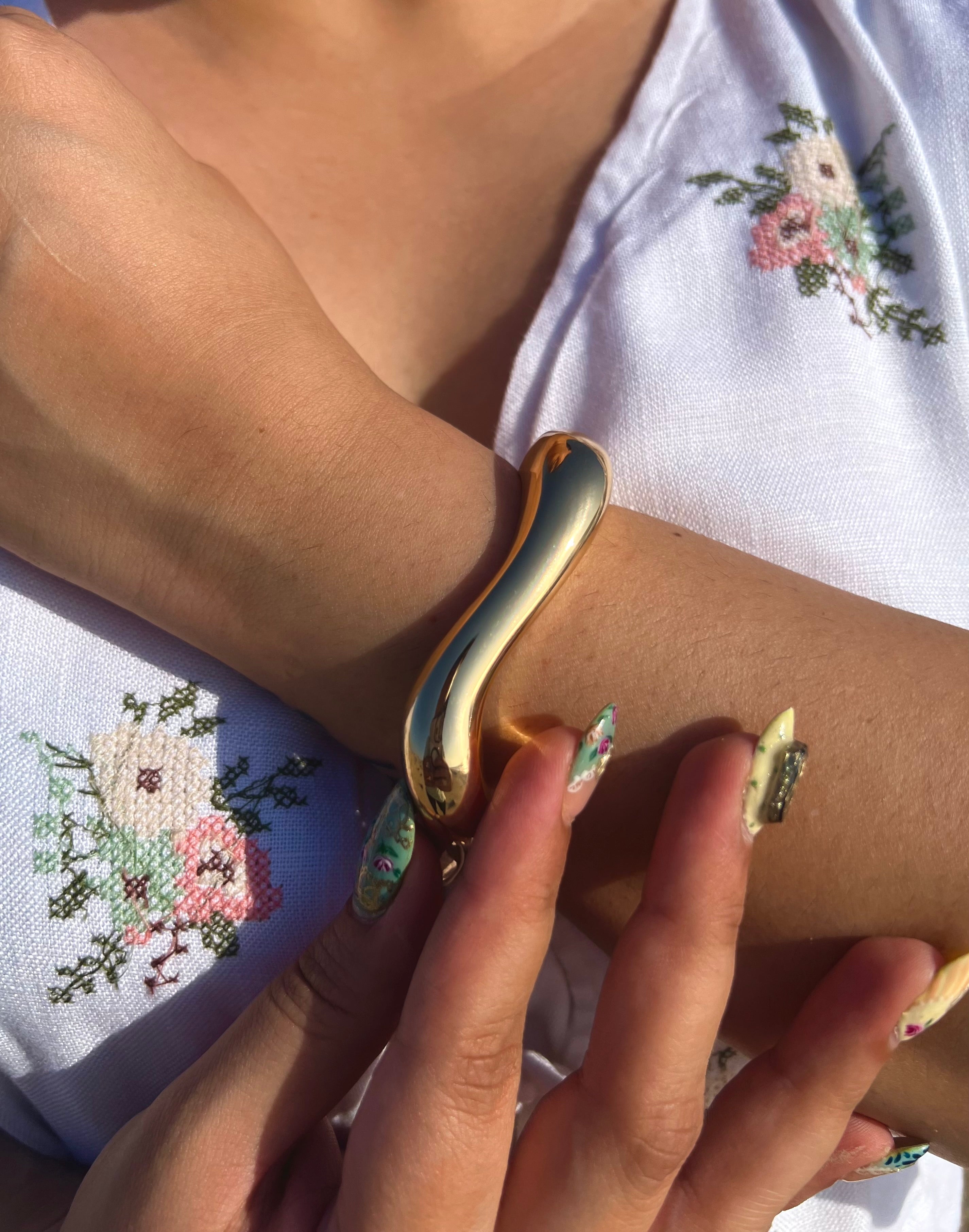 Elio Curve Cuff Bracelet