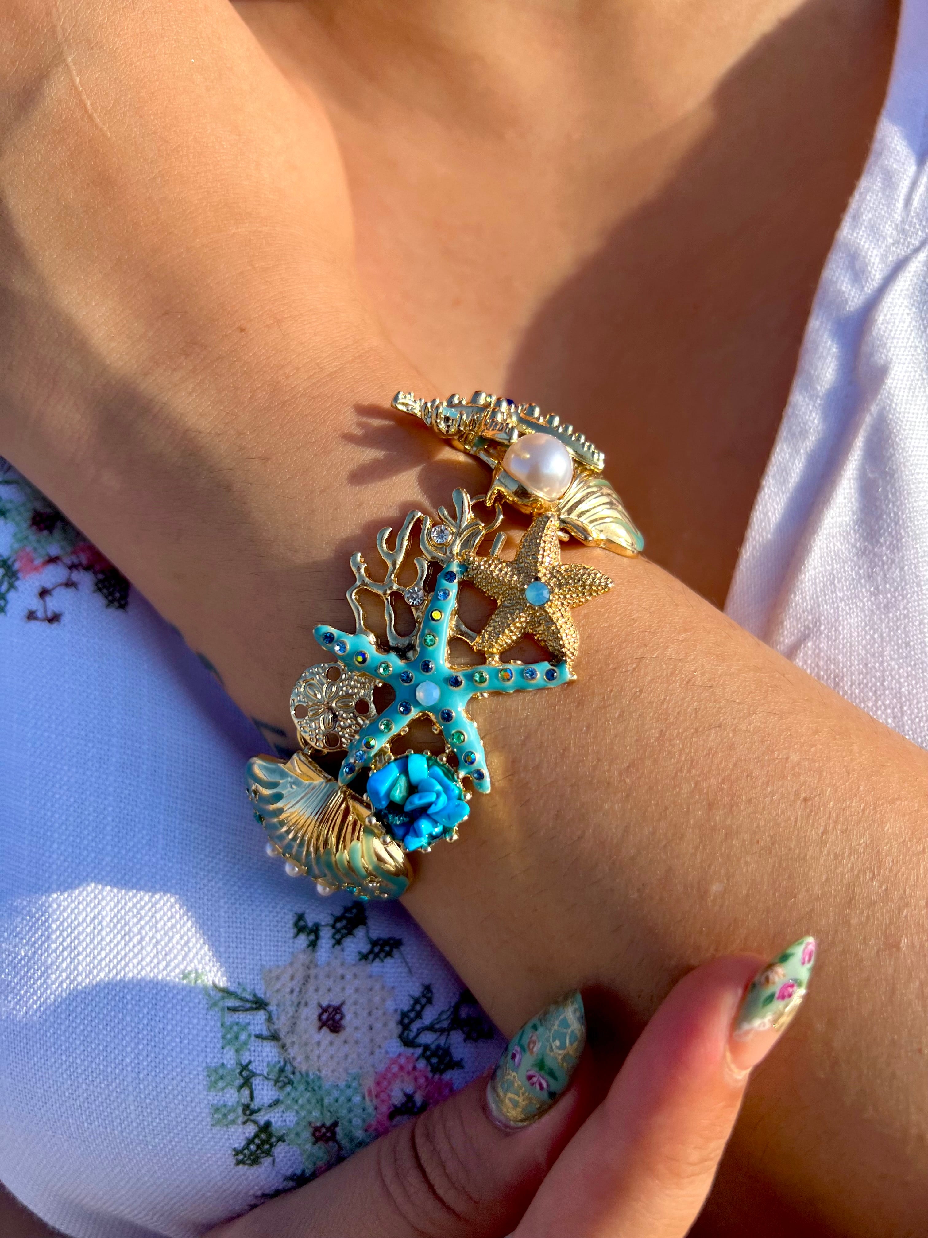 Ocean Bloom Bracelet – Sculpted Marine Charms in Gold & Turquoise