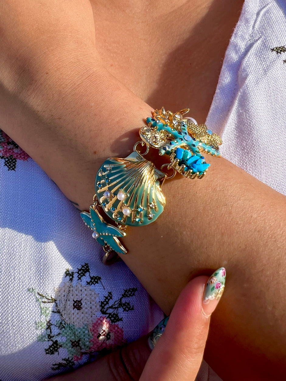 Ocean Bloom Bracelet – Sculpted Marine Charms in Gold & Turquoise